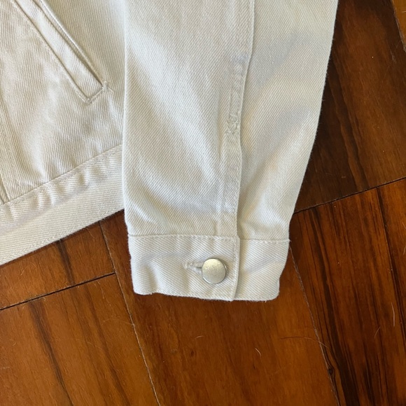White jean jacket - Picture 3 of 6